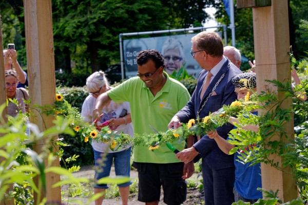 Openingbuitentuinburgemeester