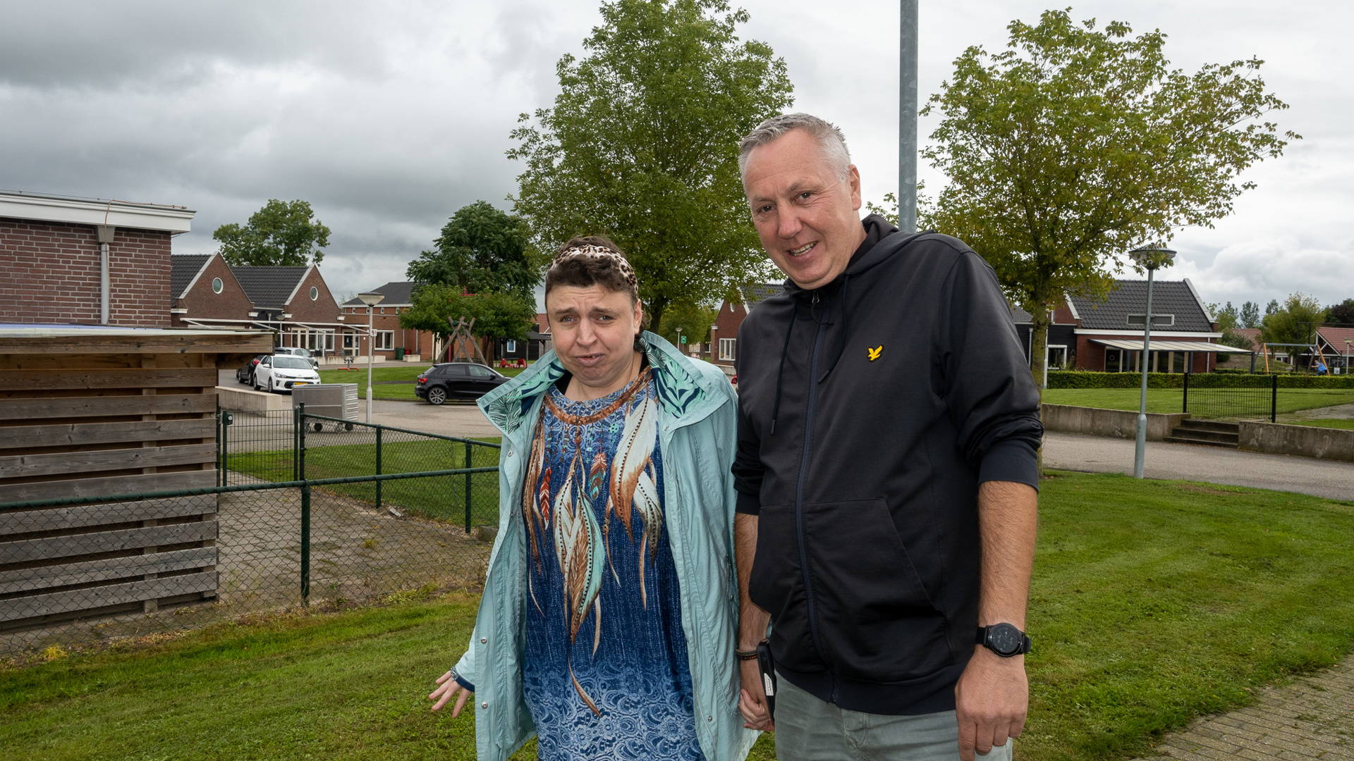 Nettie En Begeleider Bert, Bert Heeft Haar Opgehaald Van De Dagbesteding [4]